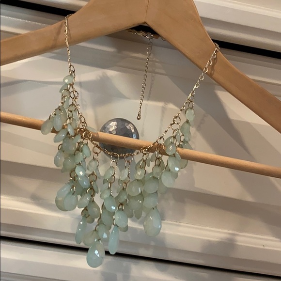 Gold and Jade Color Necklace - Picture 3 of 11